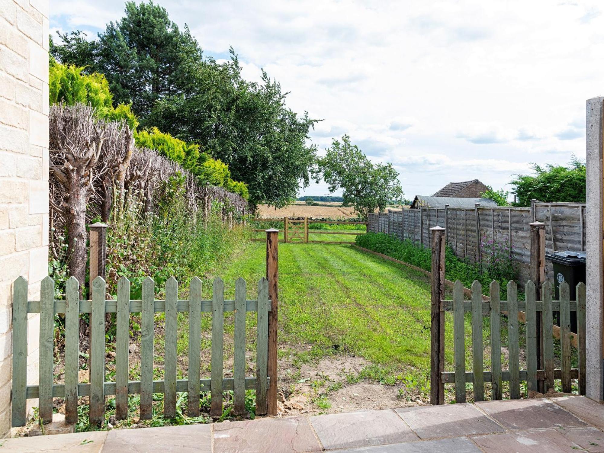 Red Kite Cottage Easton on the Hill Exterior foto
